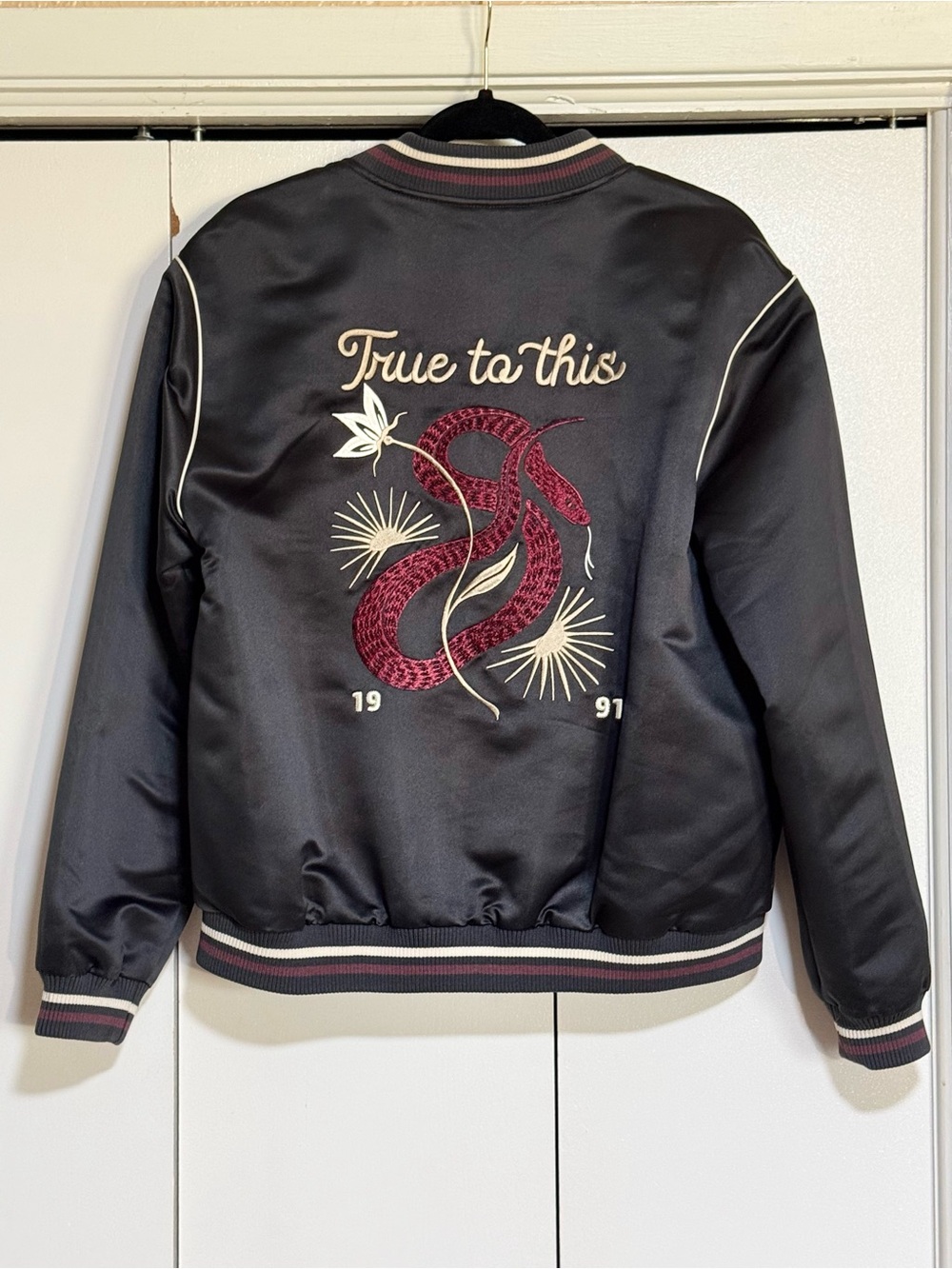 Volcom Black Satin Bomber Jacket Snake Embroidered True To This NWOT Small - Picture 4 of 16